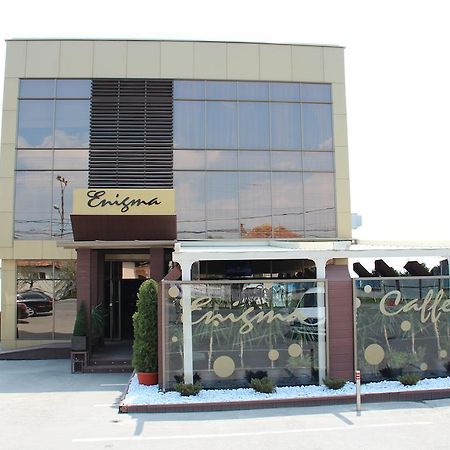 Enigma Pension Târgu Jiu Esterno foto