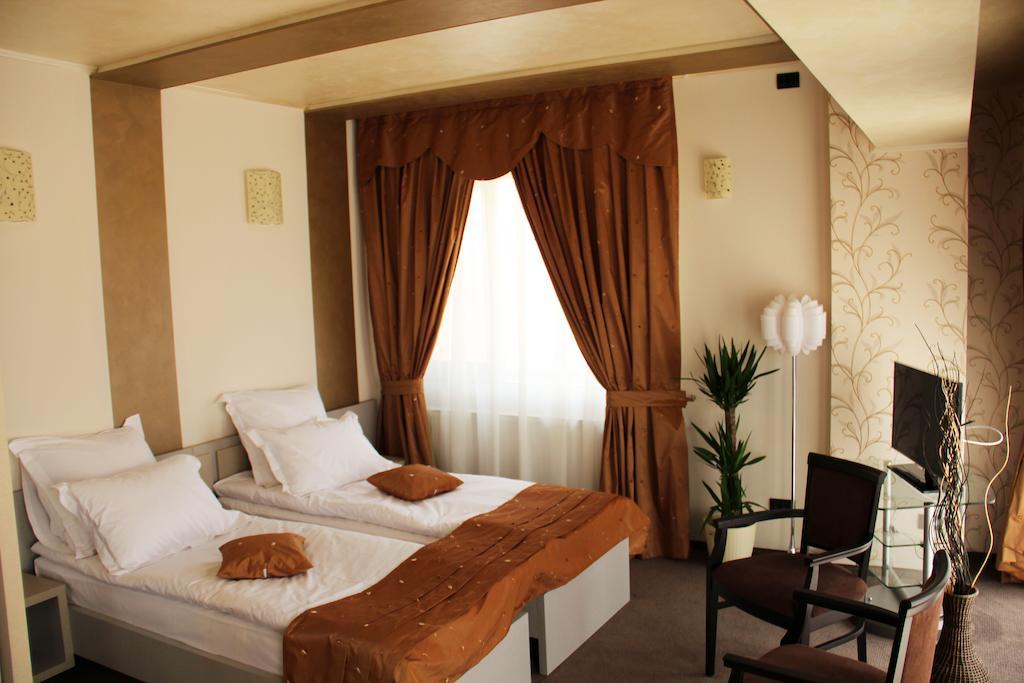Enigma Pension Târgu Jiu Camera foto