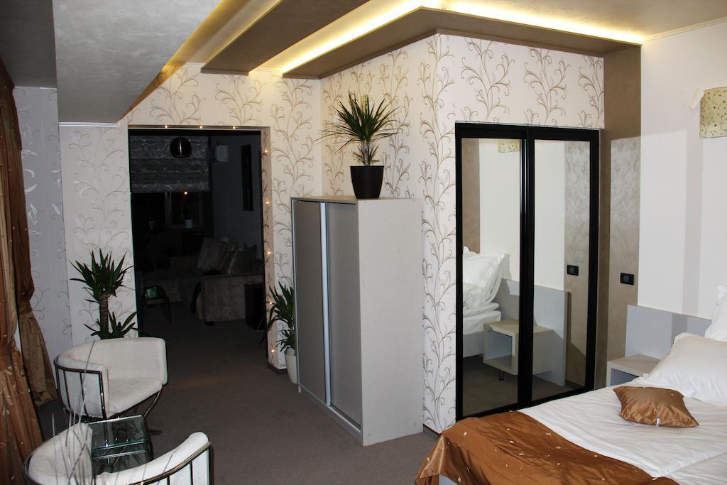 Enigma Pension Târgu Jiu Camera foto