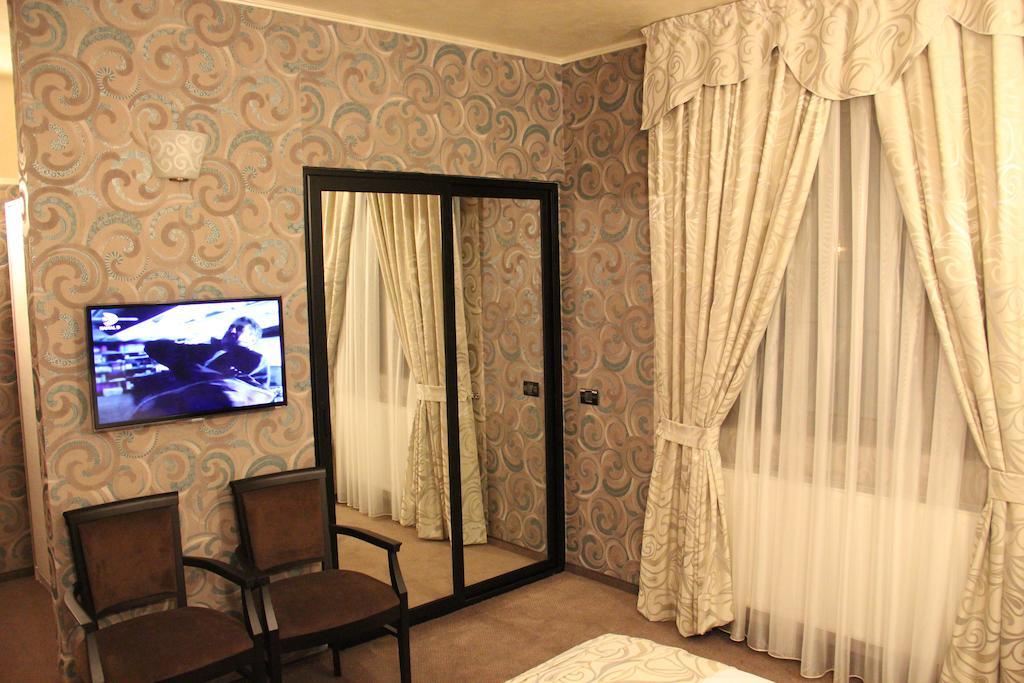 Enigma Pension Târgu Jiu Camera foto